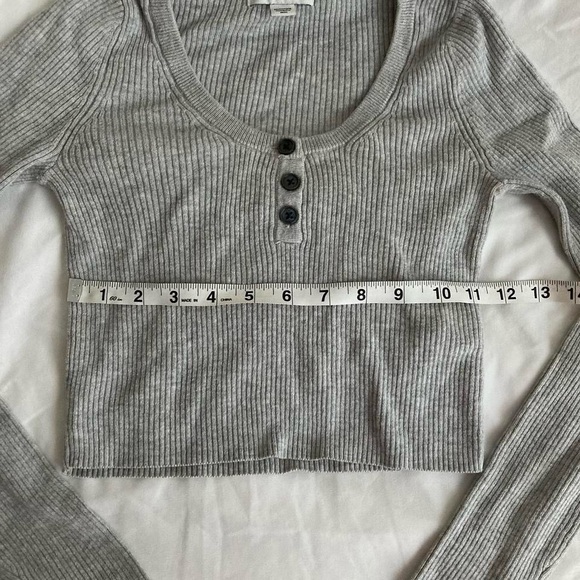 american eagle cropped top - Picture 5 of 7